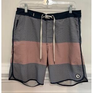 VUORI Mens Board Shorts Sz 32 Blue Red Striped Unlined Stretch Beach Outdoor